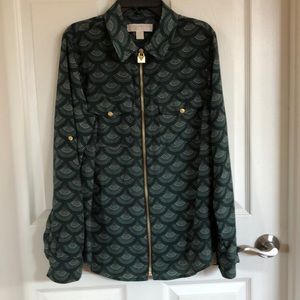 Shirt green & black print , not new. Brand Michael Kors. Size M.